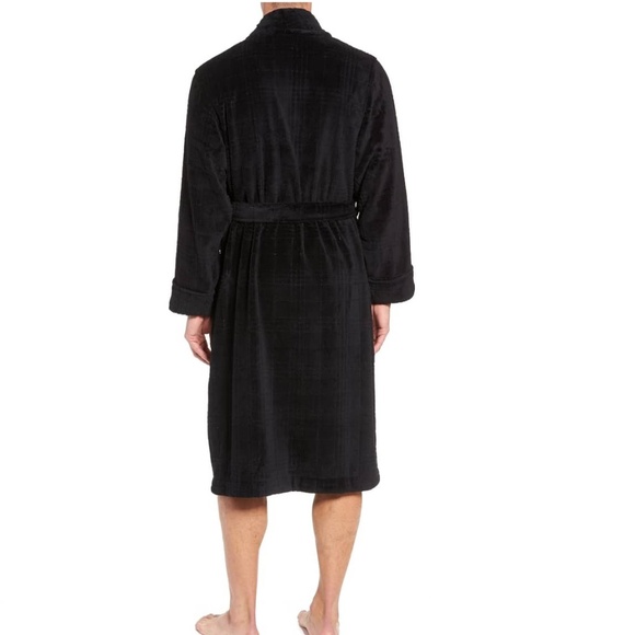 Majestic Mens Plush Fleece Robe Black Window - Picture 2 of 8